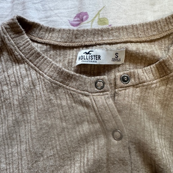 Hollister long sleeve crop top - Picture 3 of 3